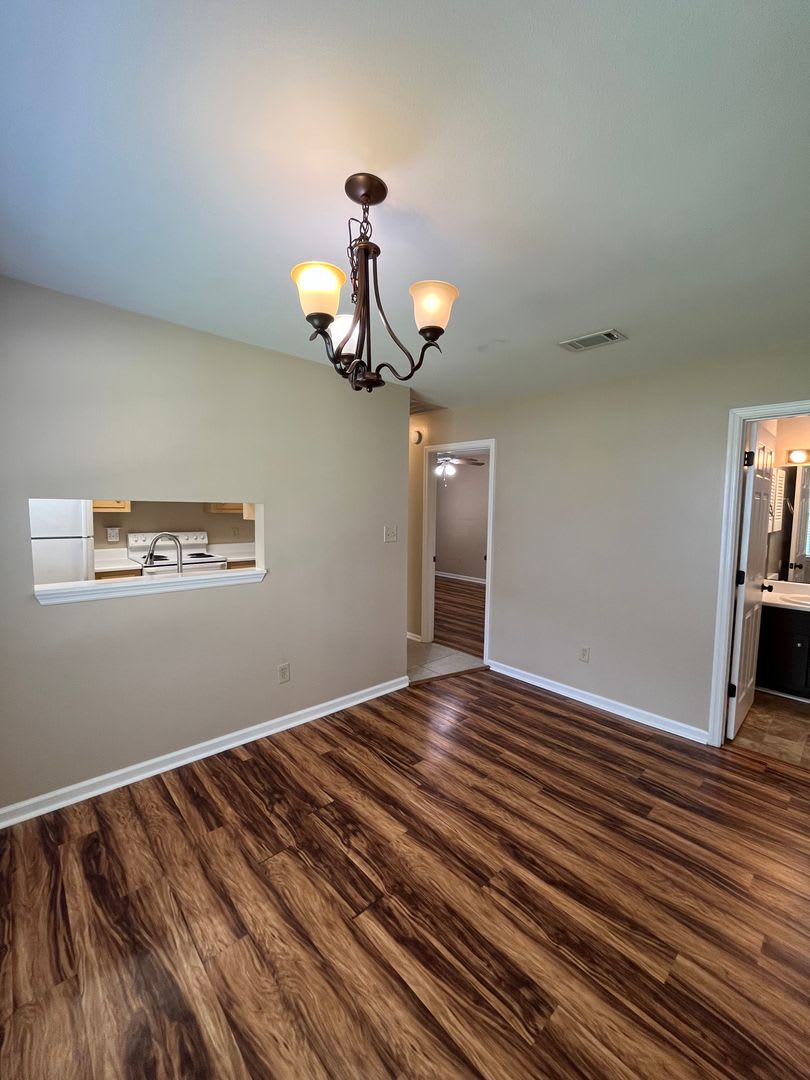 Stunningly remodeled 2bed/2bath townhouse! – photo 5