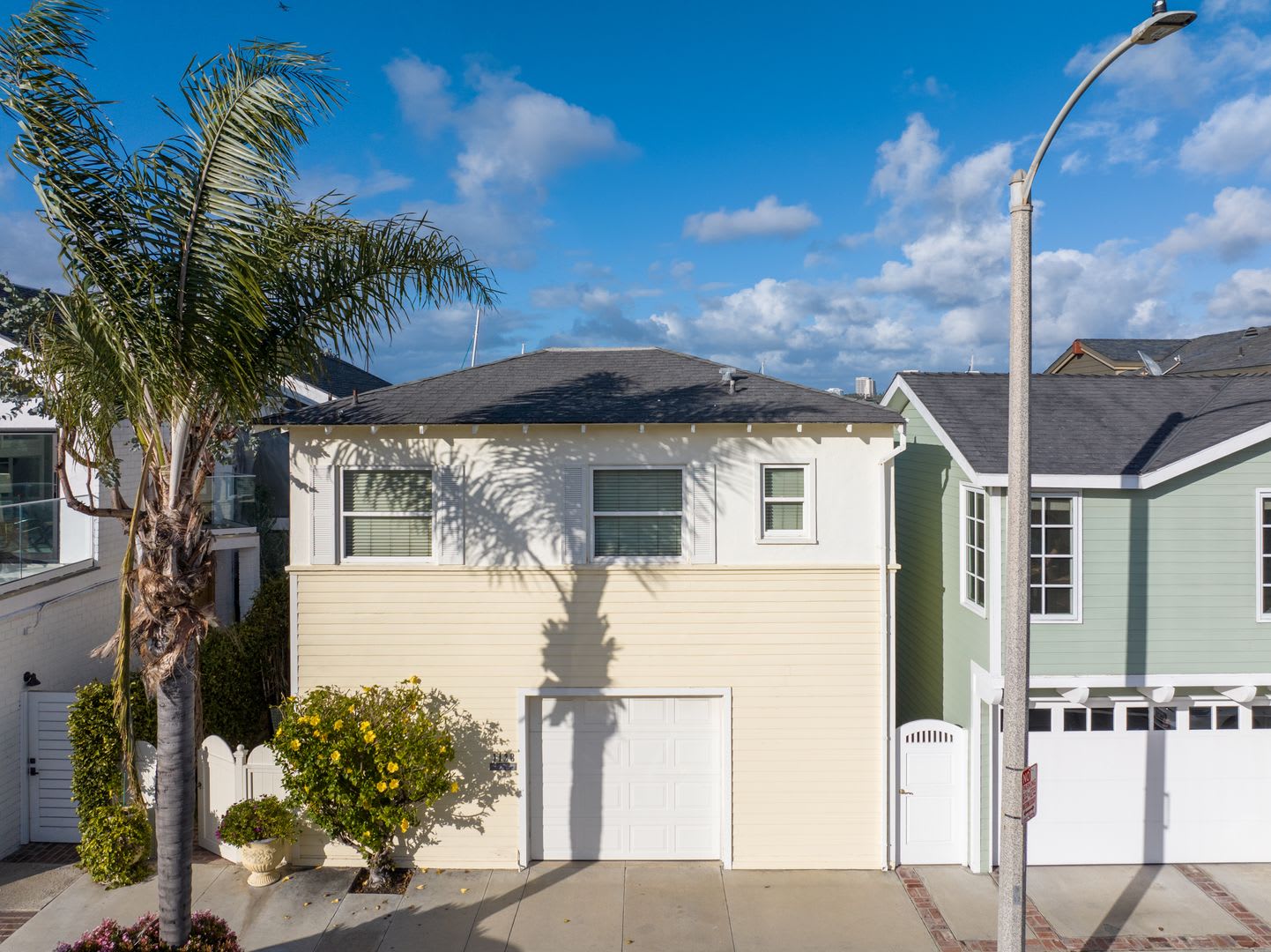 Newport Beach Bayfront Cottage with Private Dock – photo 3