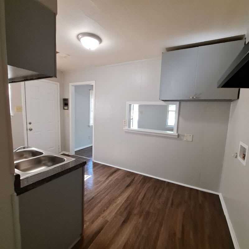 2655 Whitman Ave – photo 4