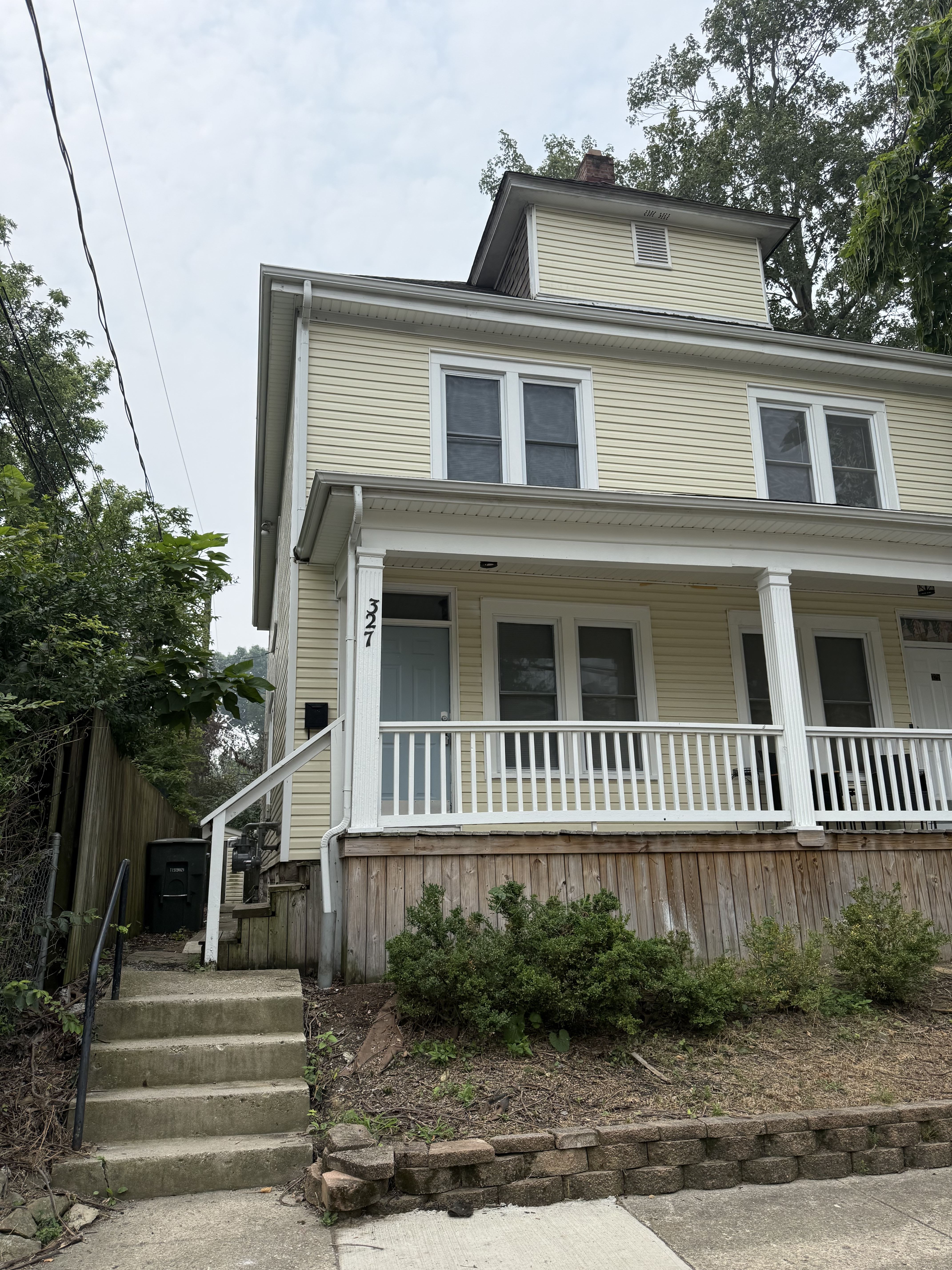 325 Clinton St – photo 1