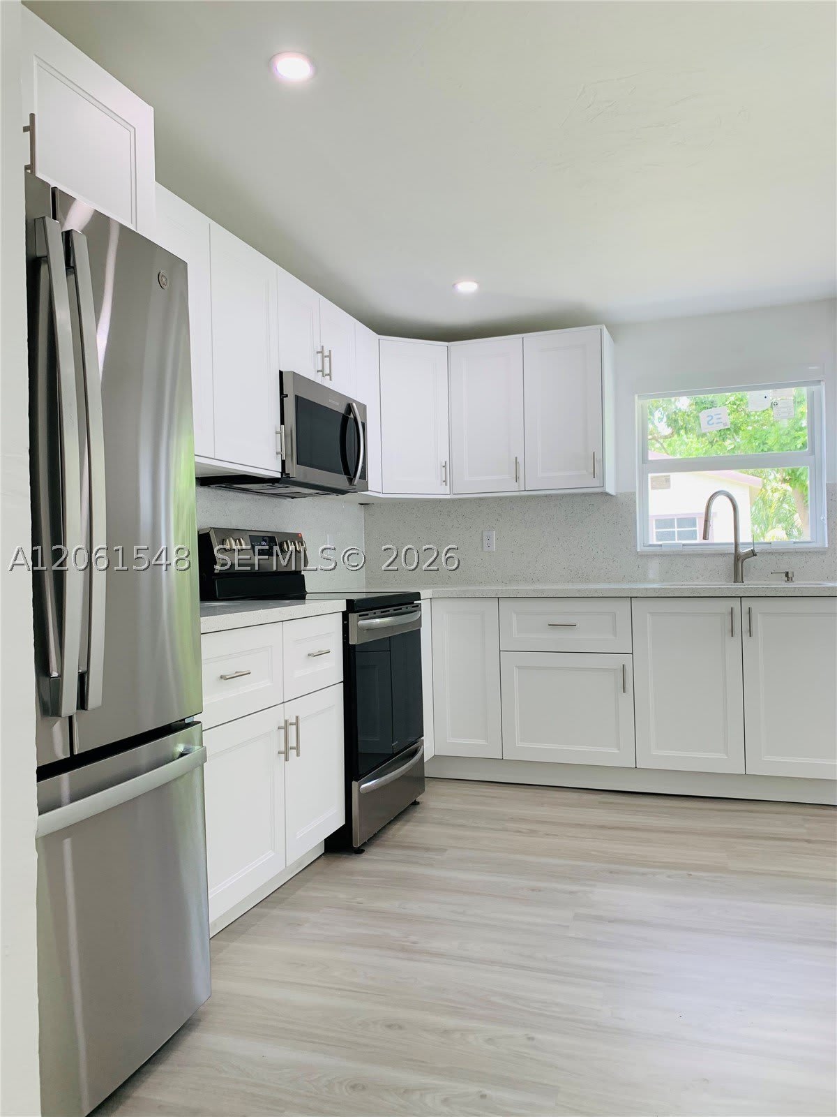 5441 NW 174th Dr – photo 3