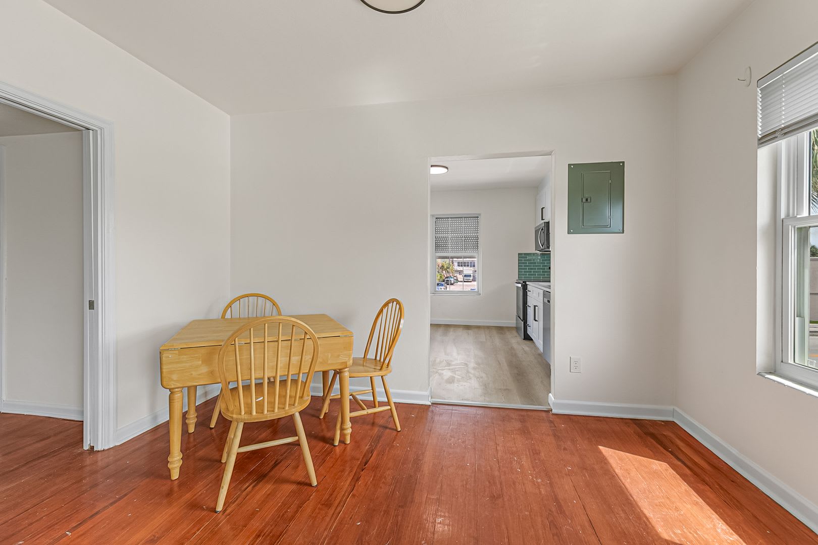 1008 strawbridge – photo 3