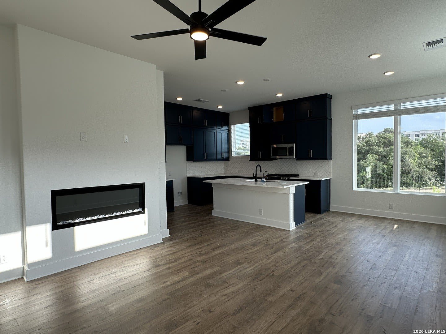 20675 Huebner Road – photo 4
