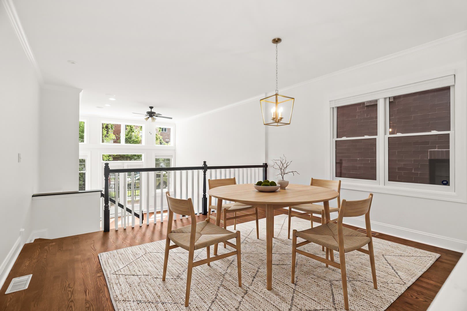 3928 N GREENVIEW Avenue – photo 4