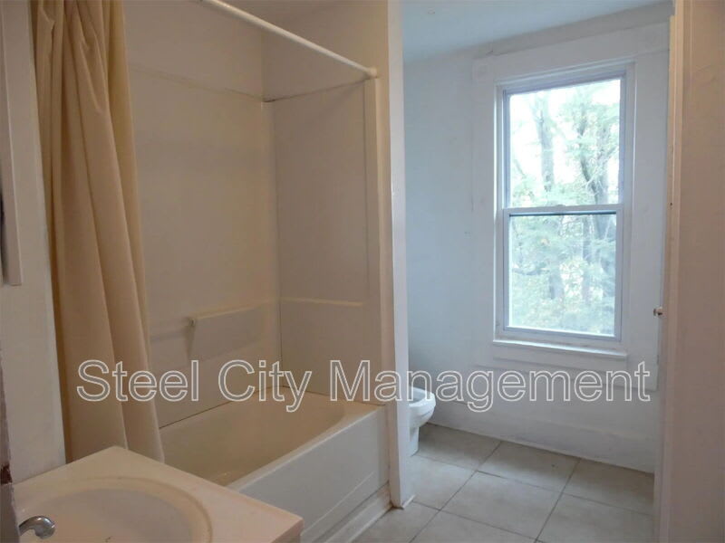 12 Cuyler Avenue – photo 3