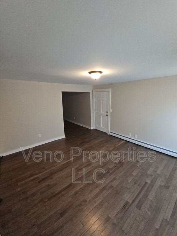 5 Marshall St. – photo 3
