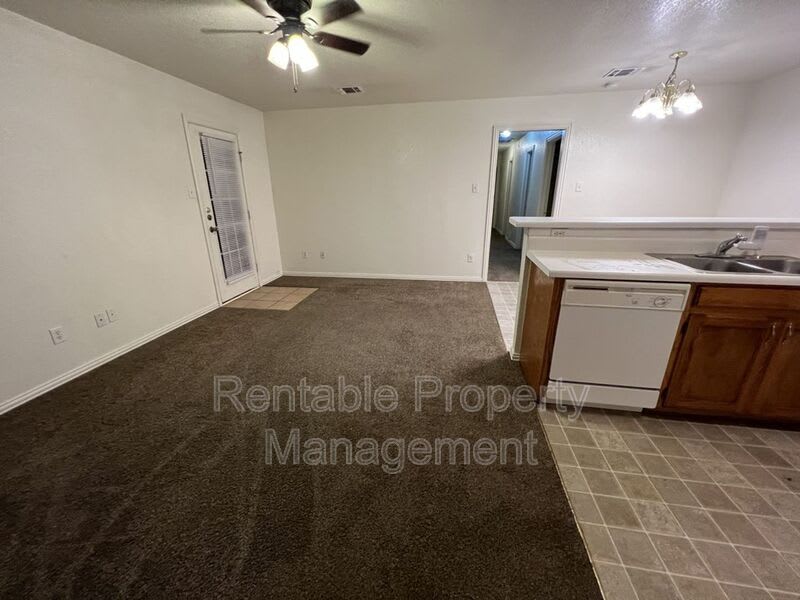 1104 Turkey Creek Ct – photo 2