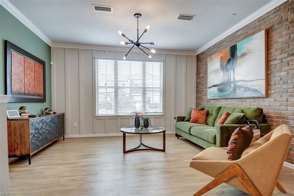 1007 Kathy Ann Way W – photo 2