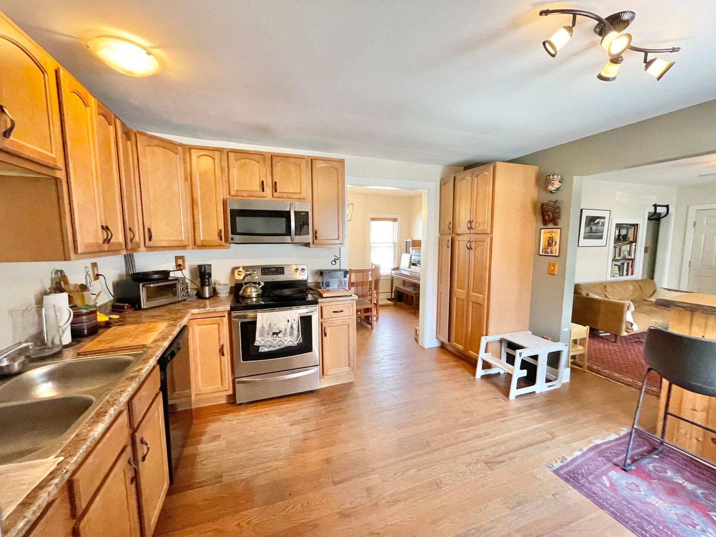 3 Bedroom Home In Waterbury Vt Available 10 1 – photo 3