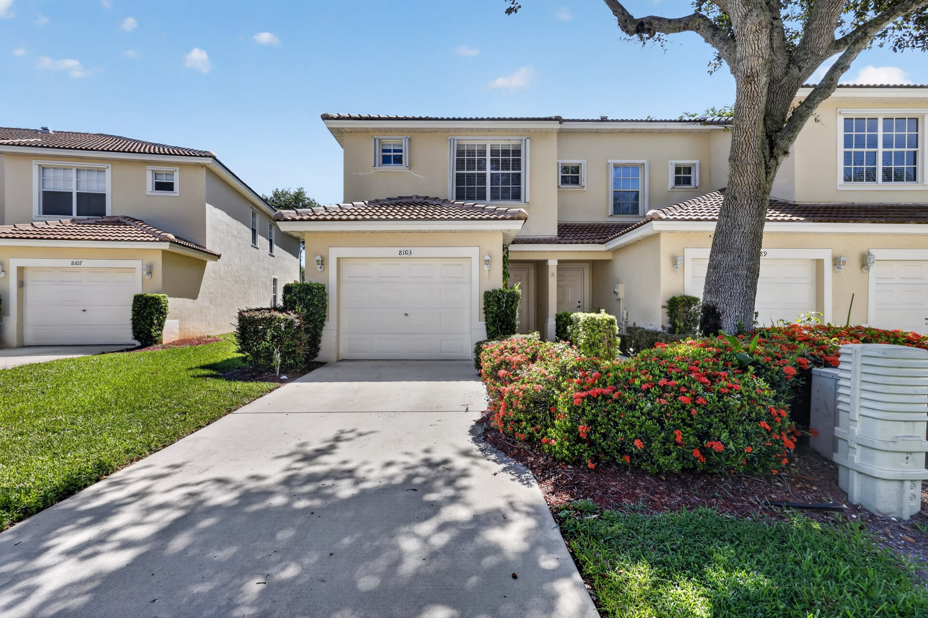 8103 Bellagio Lane – photo 1