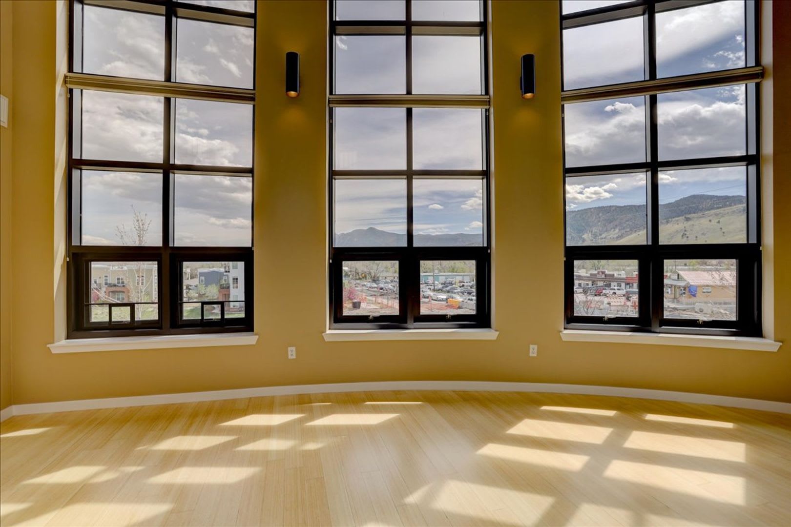 Signature Flatiron Views, Top Level Finishes, 2 Bed 2 Bath 1-car Garage in North Boulder! – photo 5