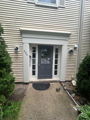 924 CHESTNUT HILL Drive – photo 3