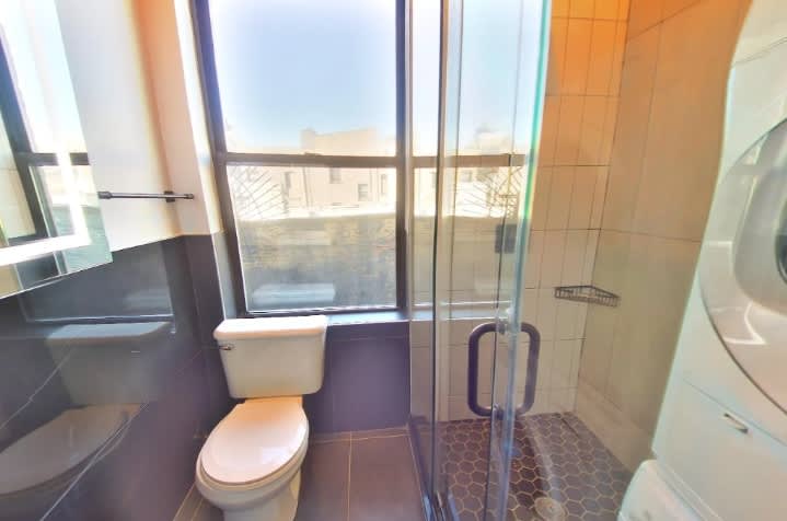 60 Leroy St – photo 5