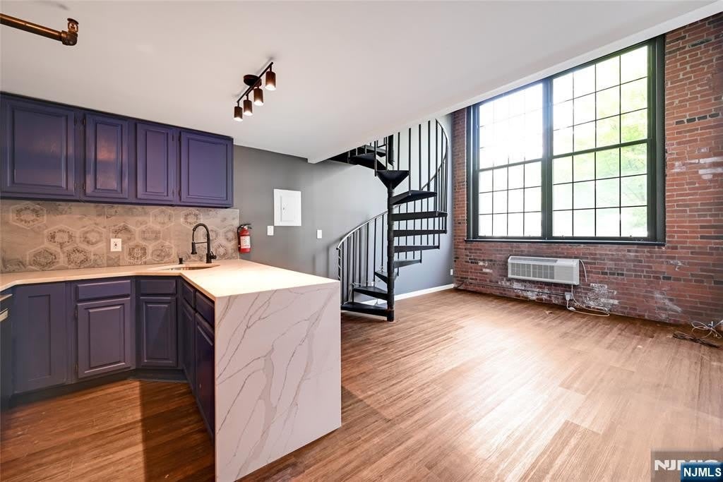 384 Trenton Avenue – photo 1