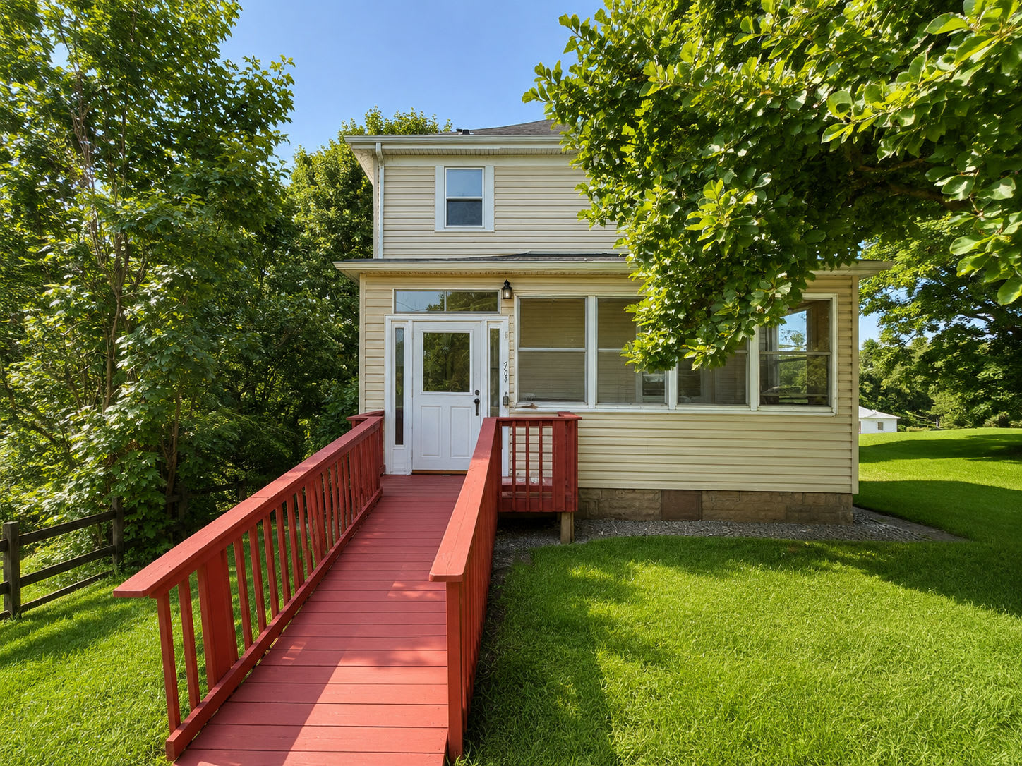 704 Lewis Street – photo 3