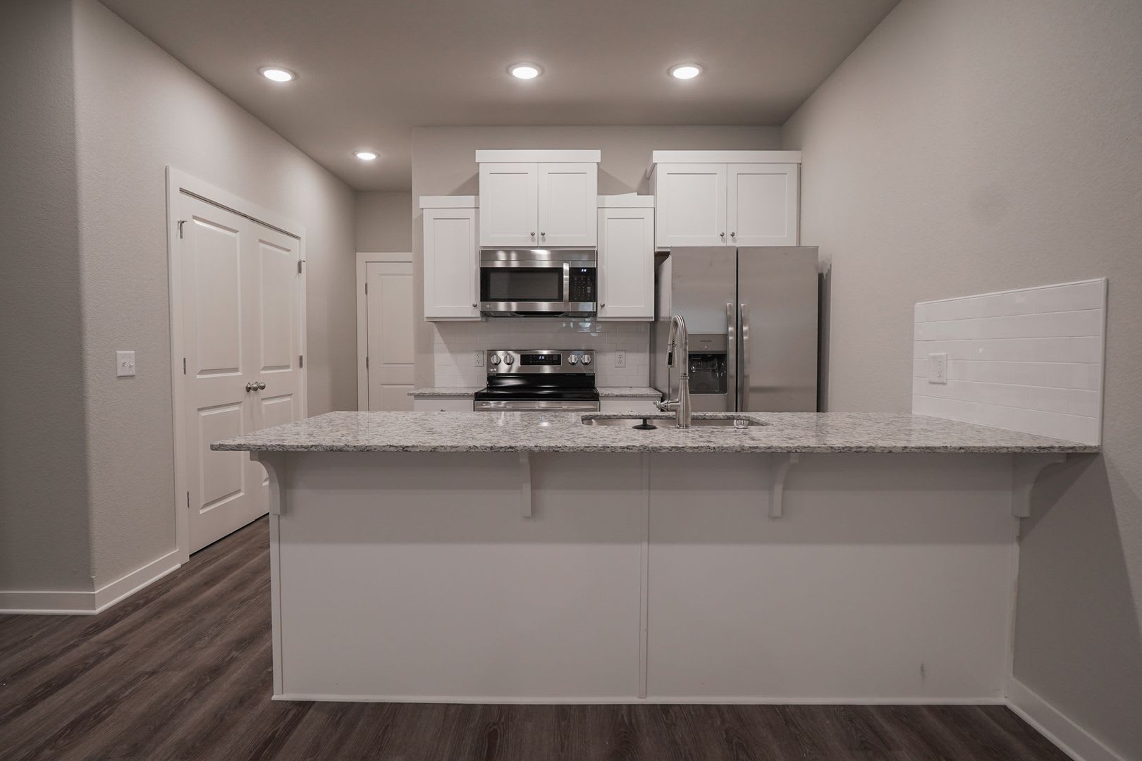4 bedroom 3.5 bath home! – photo 3