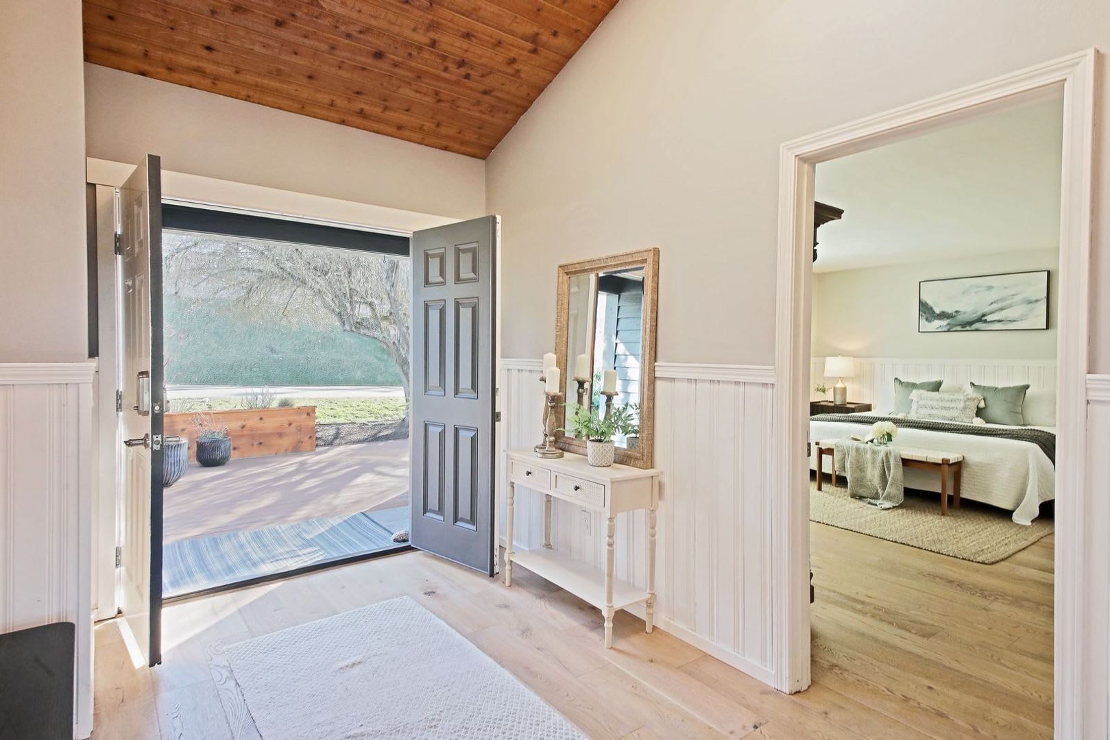 Large Freeland Home With Separate Storage Building – photo 3