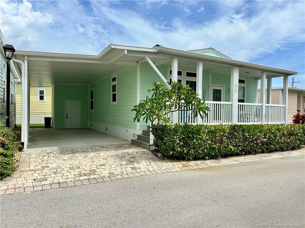 173 NE Portside Drive – photo 1