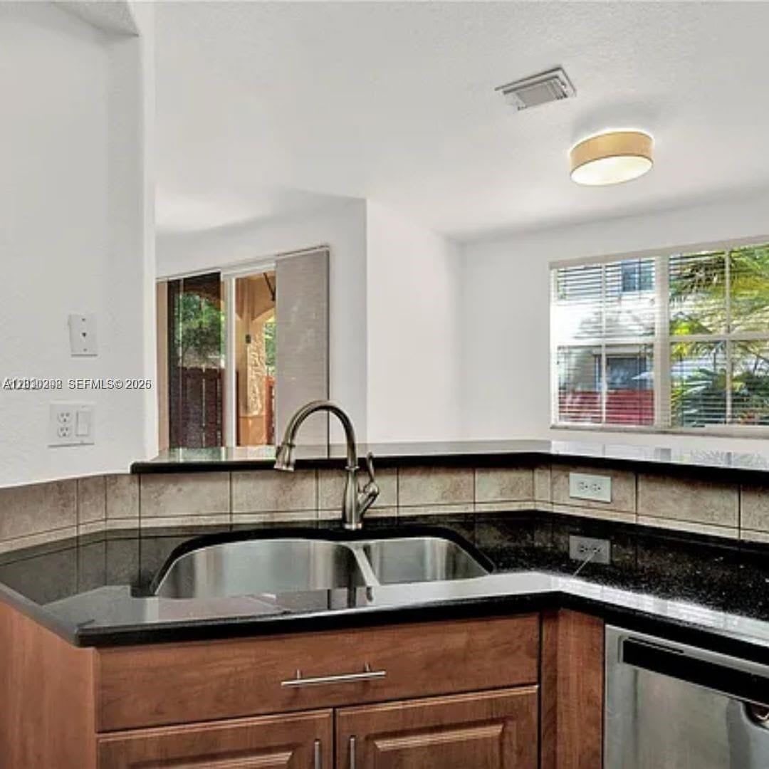 10902 NW 79th Street 10902, Doral, FL 33178 – photo 2