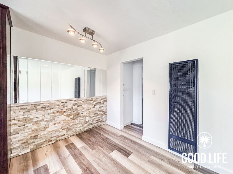 4262 Wilson Ave – photo 5