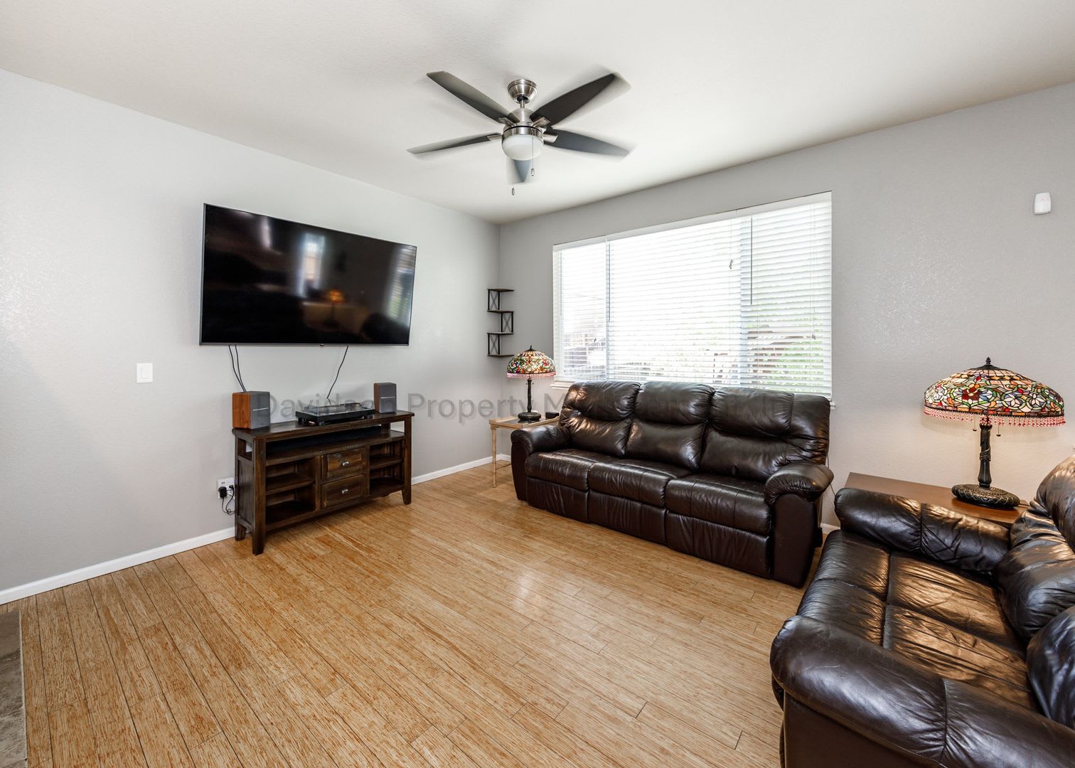 Beautiful 4 Bedroom House in Stetson Hills – photo 5