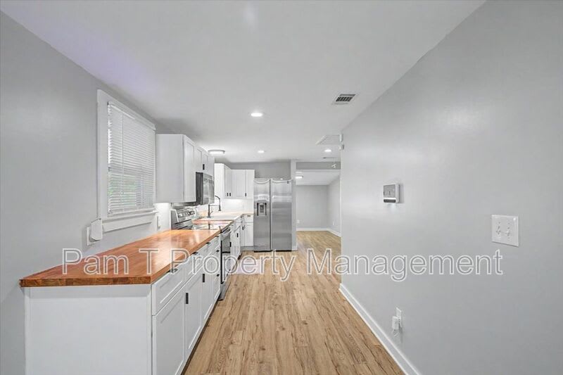 1320 E 58Th St – photo 5