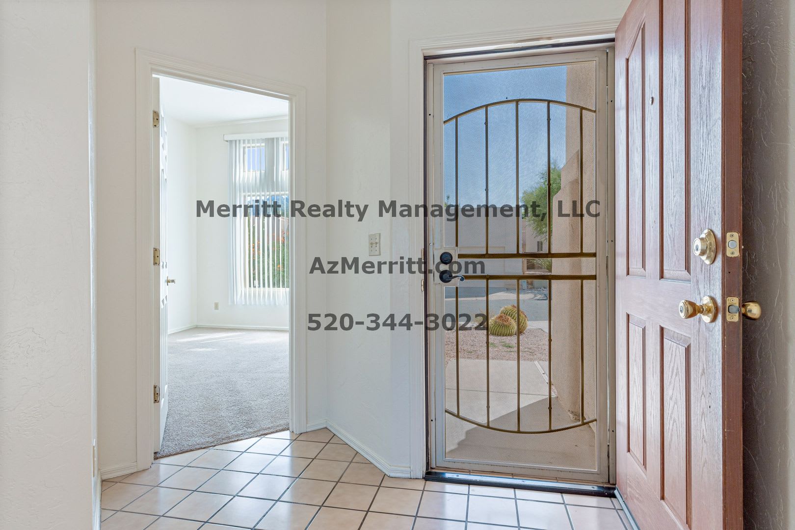 Fantastic 3 bdrm townhome near 1st Ave and Orange Grove, high ceiings, washer and dryer, and more – photo 3