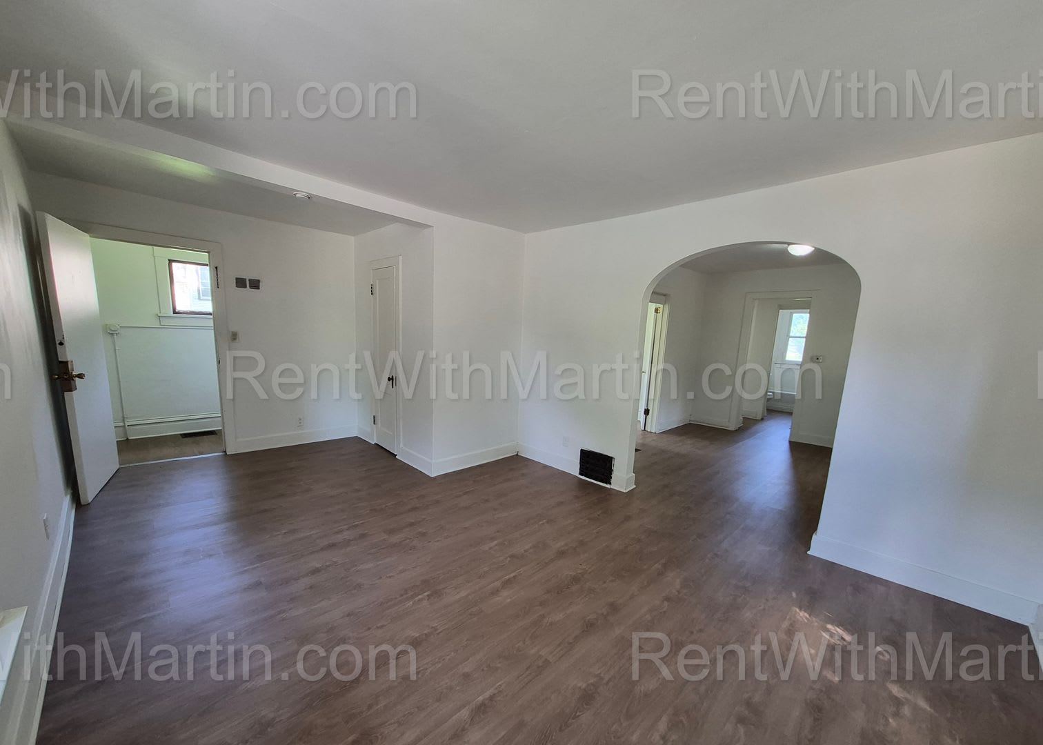 FOR RENT- 824 Logan Ave *PETS OK* *BUILD YOUR CREDIT* MOVE IN PROMO~~ SEC 8 ACCEPTED – photo 3