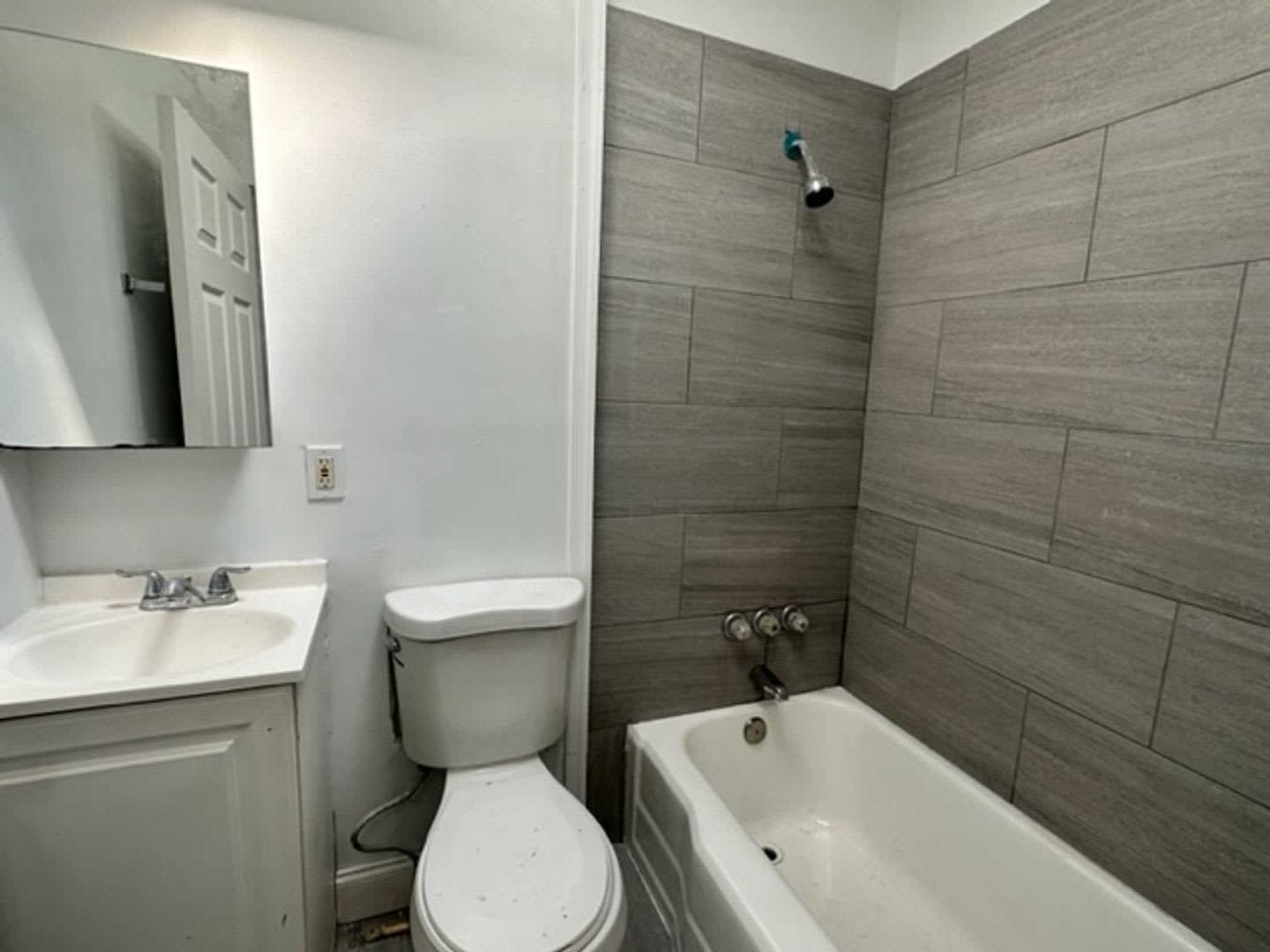 911 N Rose st 3 Bedroom 3.5 Bath – photo 5