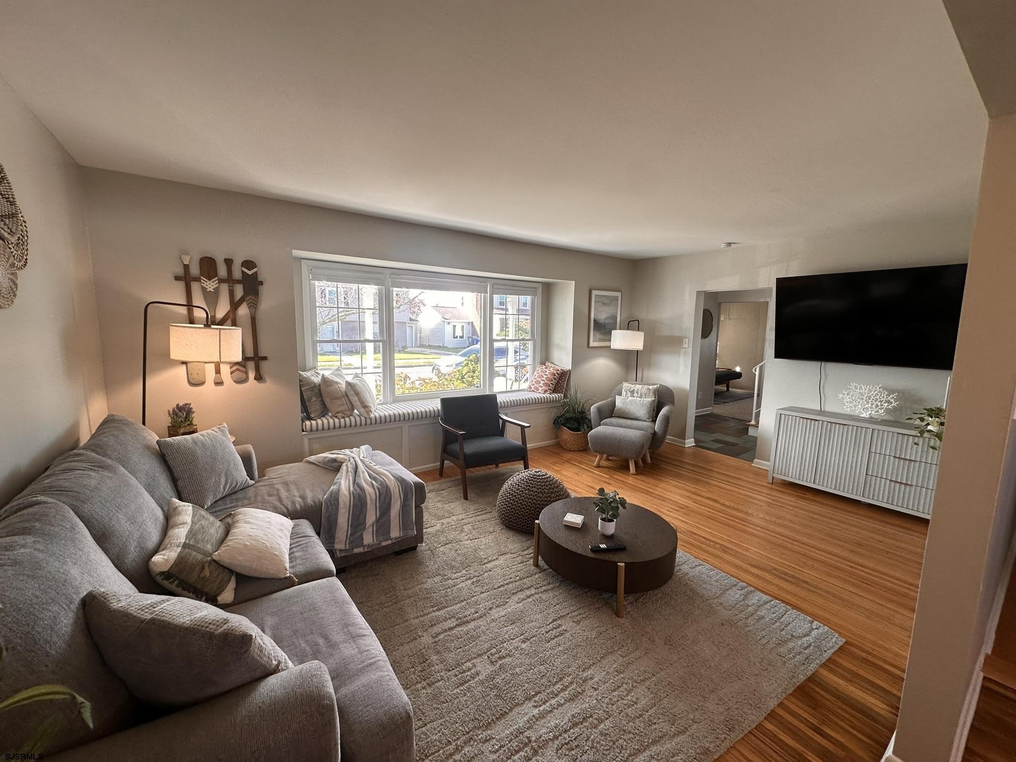 611 N Delavan Ave – photo 4