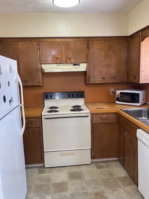 2811 West Koenig Street – photo 4