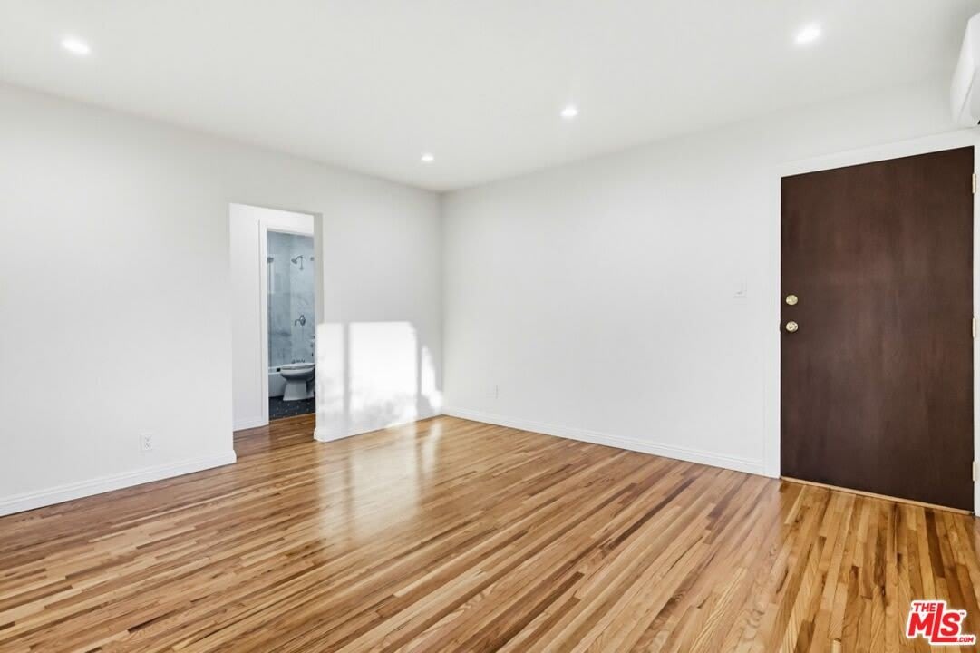 1828 Silver Lake Blvd – photo 3