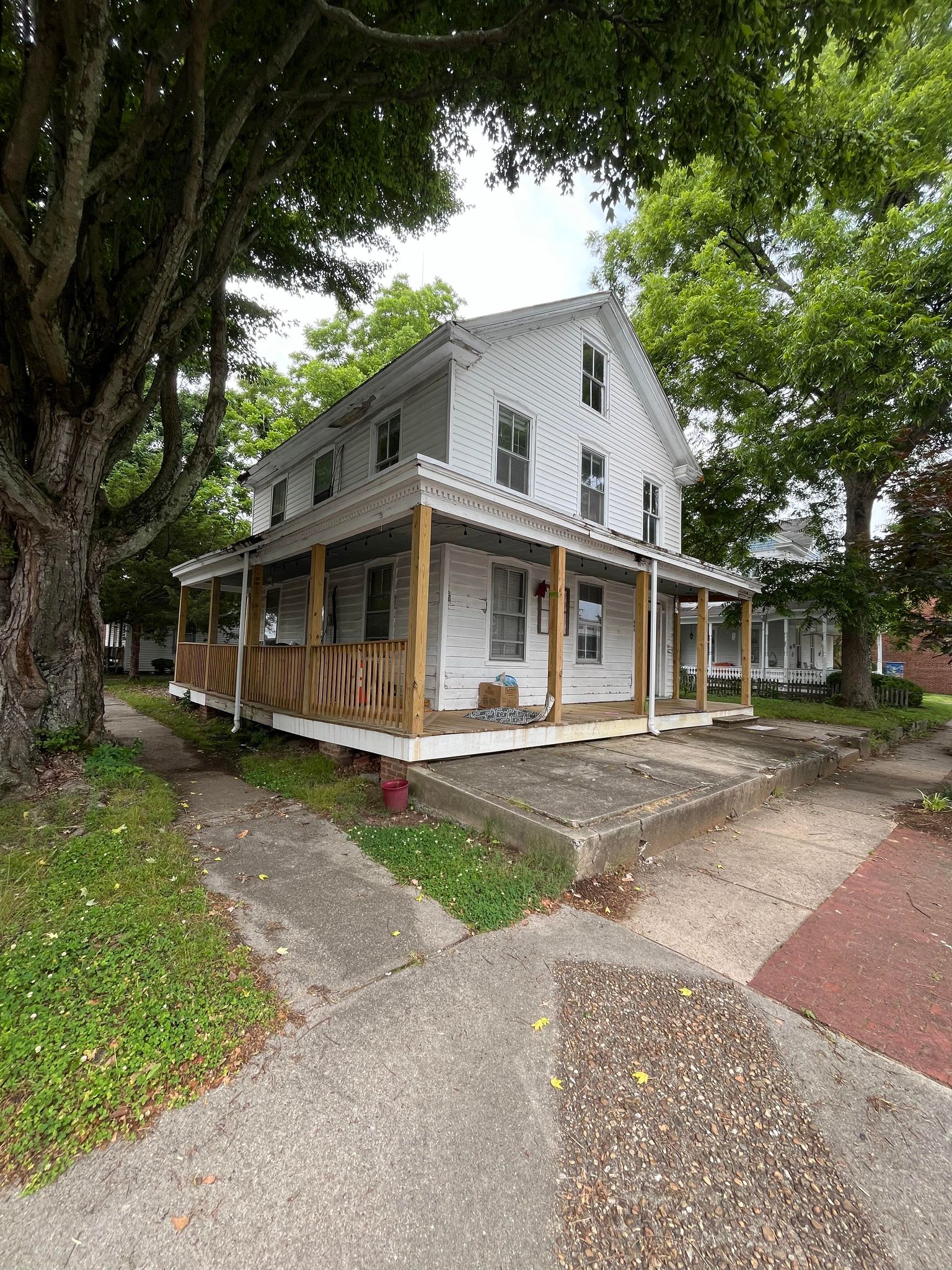 605 Main St – photo 2