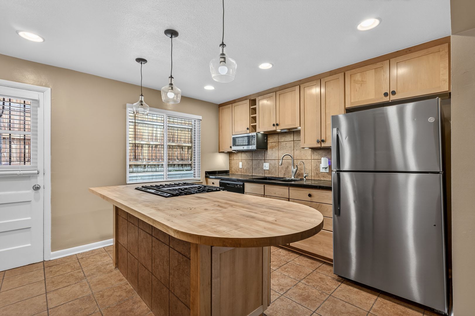 Beautiful Cherry Creek Condo – photo 2