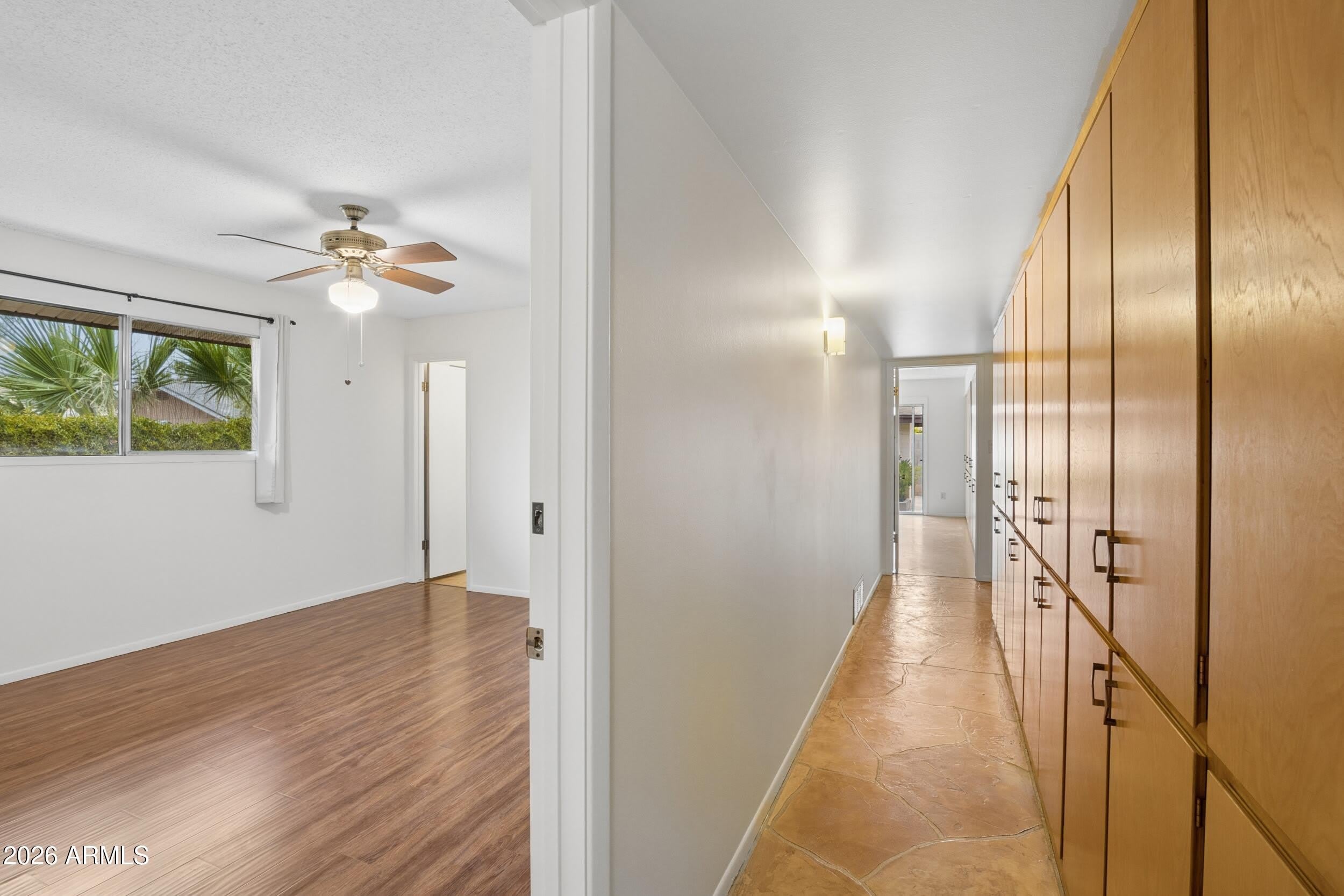 1014 E BALBOA Circle – photo 5
