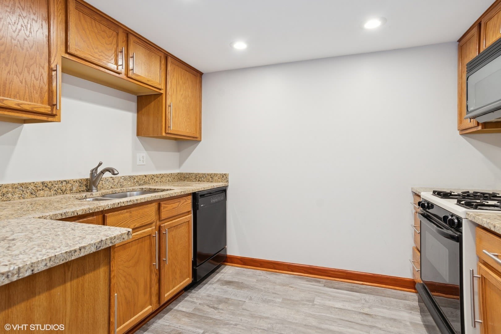 114 E Bailey Road – photo 3