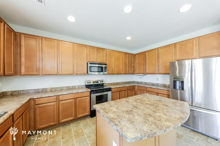 7413 West Gary Way – photo 3