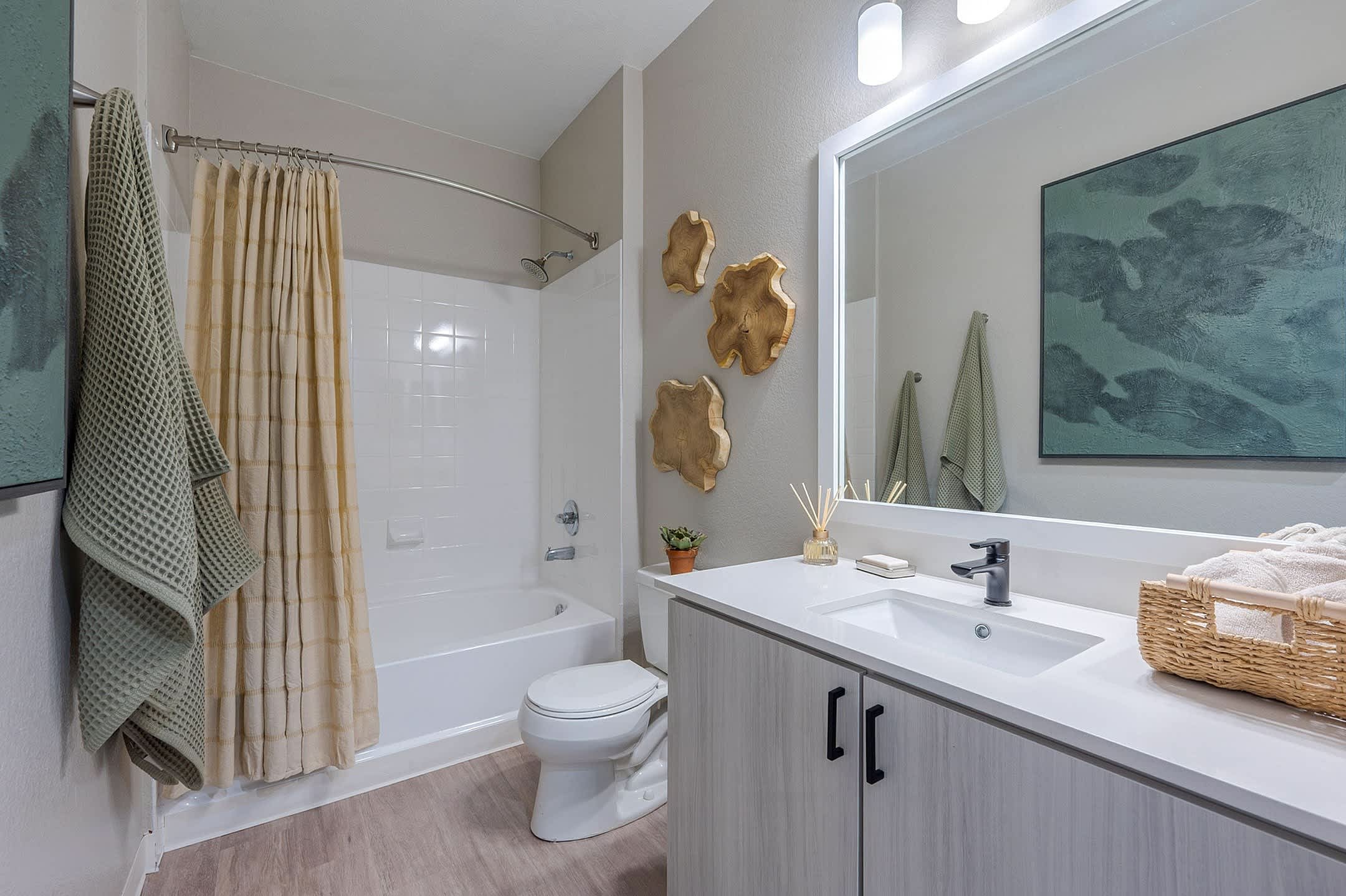 Bristol Village Apartments – photo 5