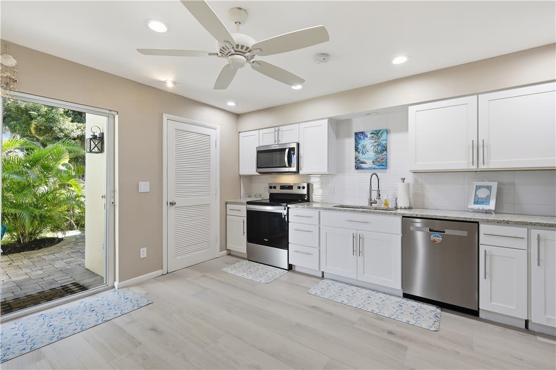 4019 Silver Palm Drive – photo 5