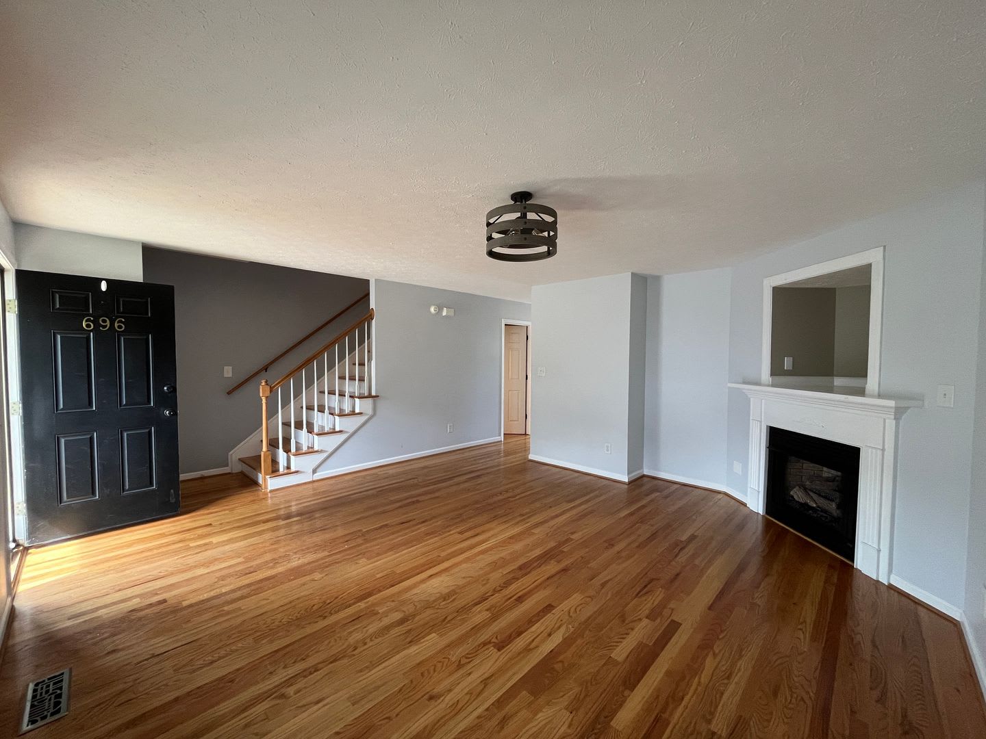 Townhouse at Wellington in Wyndhurst – photo 3