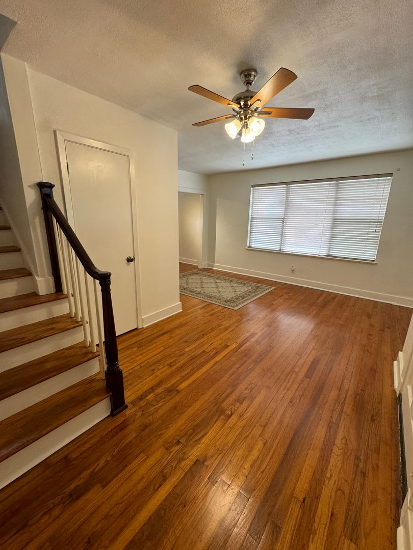Available Now! The Villa Condo 3 BR Must See – photo 4