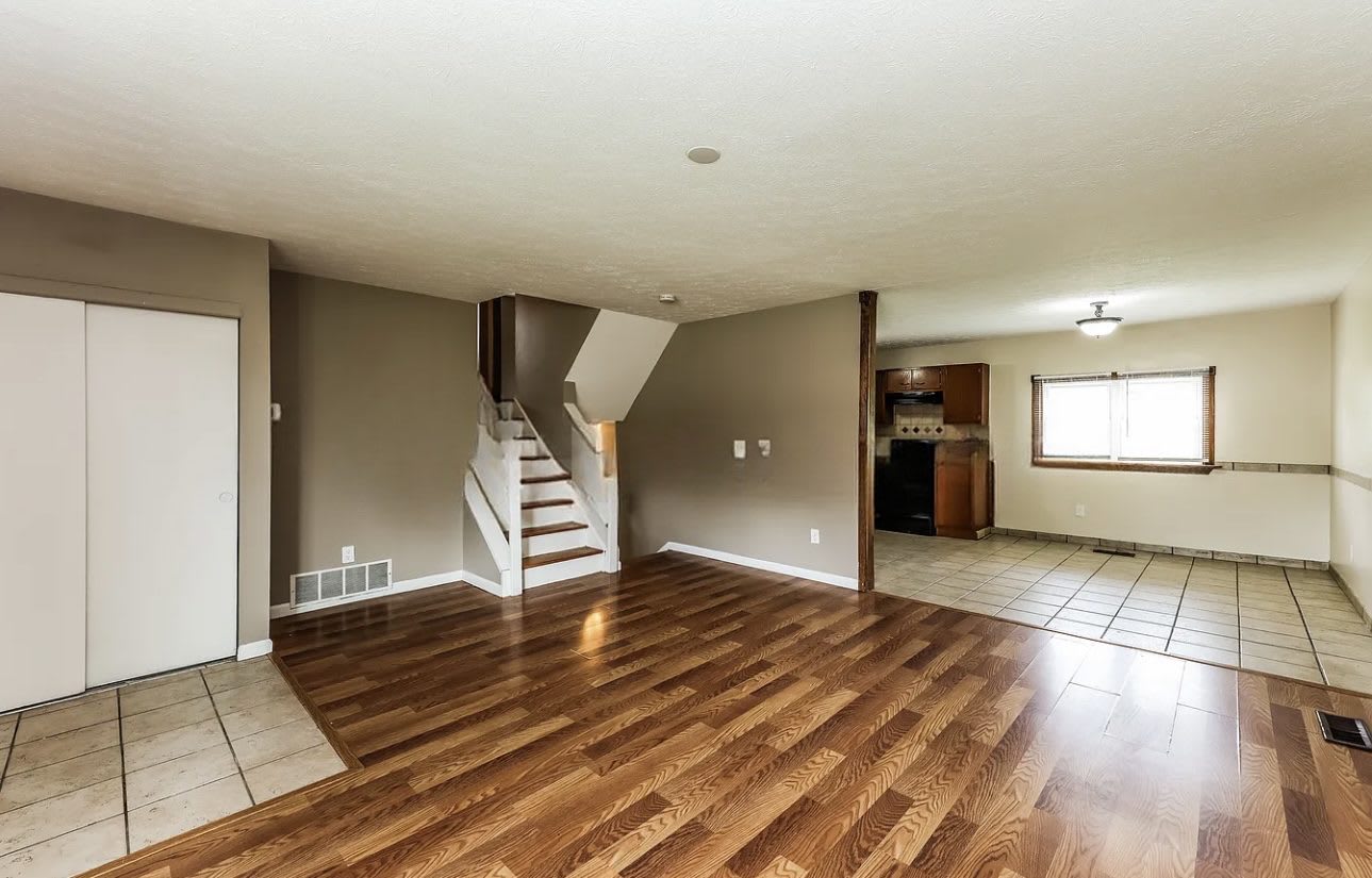 1085 Elda Ln – photo 2