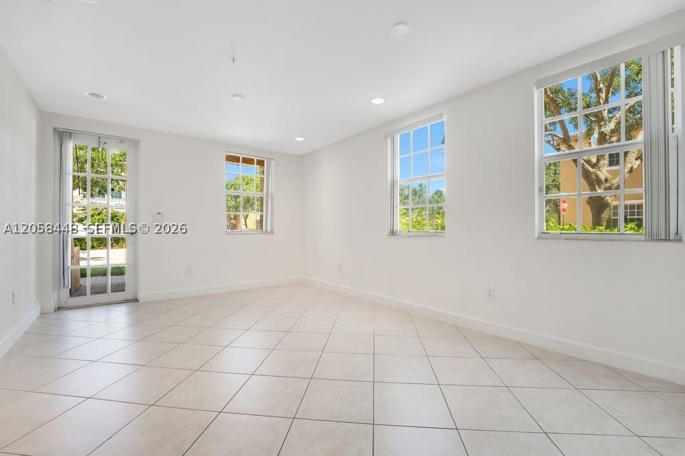 480 SW 147th Ave – photo 4