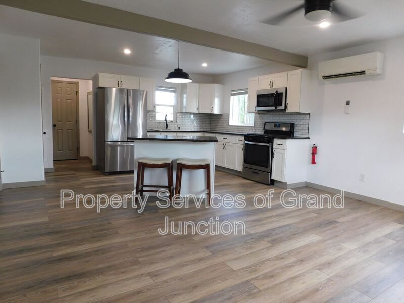 1002 Santa Clara Avenue – photo 5
