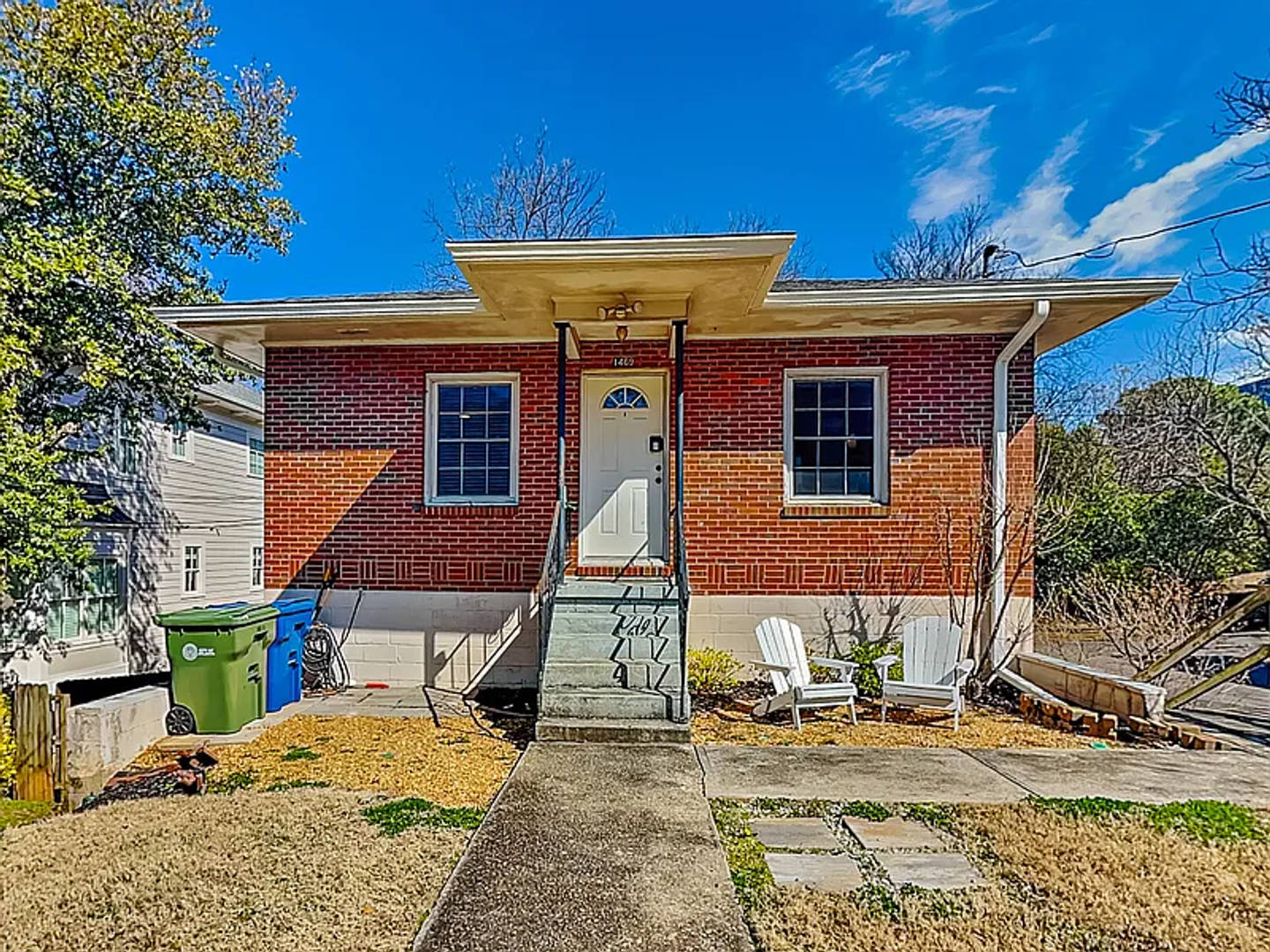 2 Bedroom 1 Bath in Prime Location – photo 1