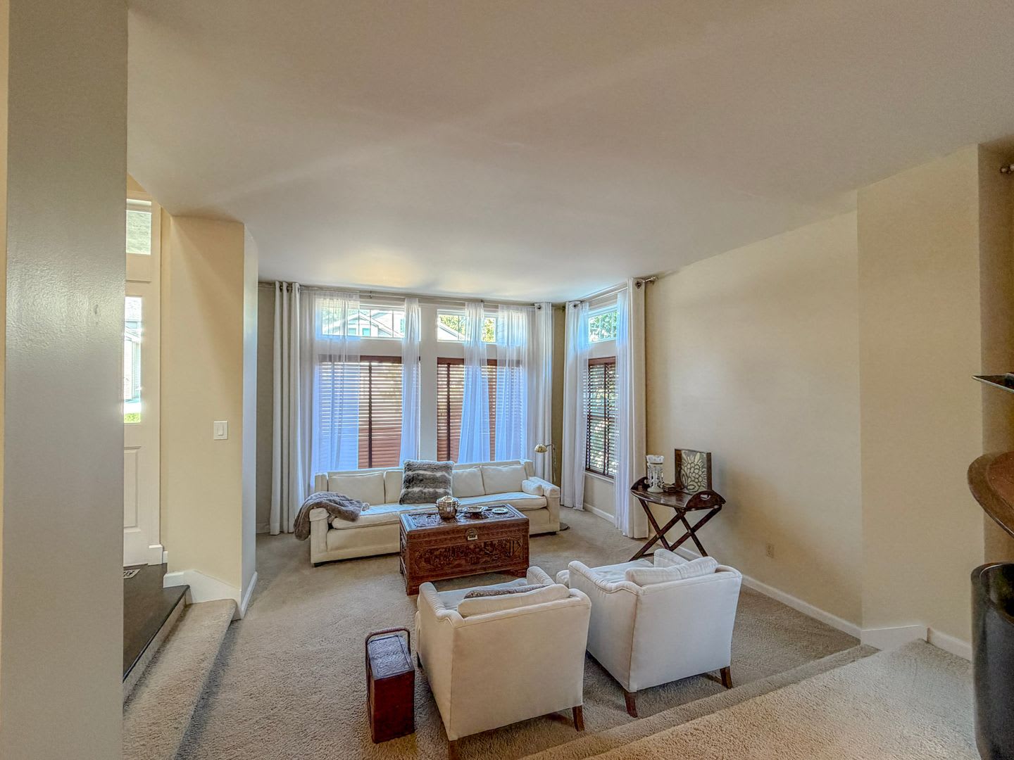 Lovely 4Bd 2Bth Kenmore Home 4 000 Mo – photo 4