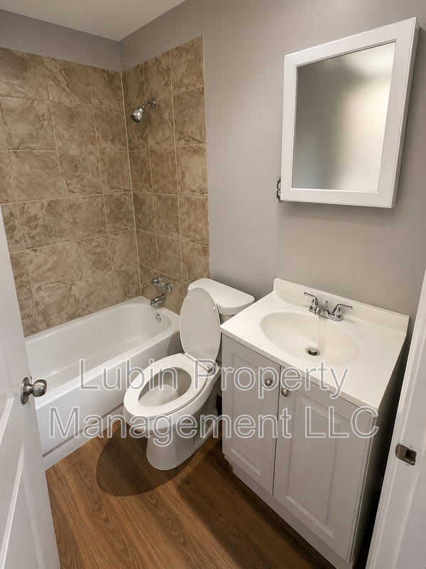 2455 Douglass Ave – photo 5