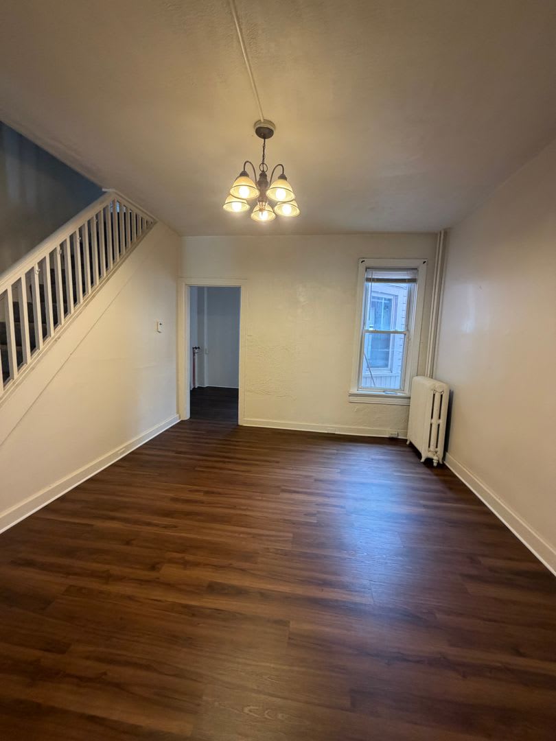 Five Bedroom One And A Half Bath On Manor St – photo 3