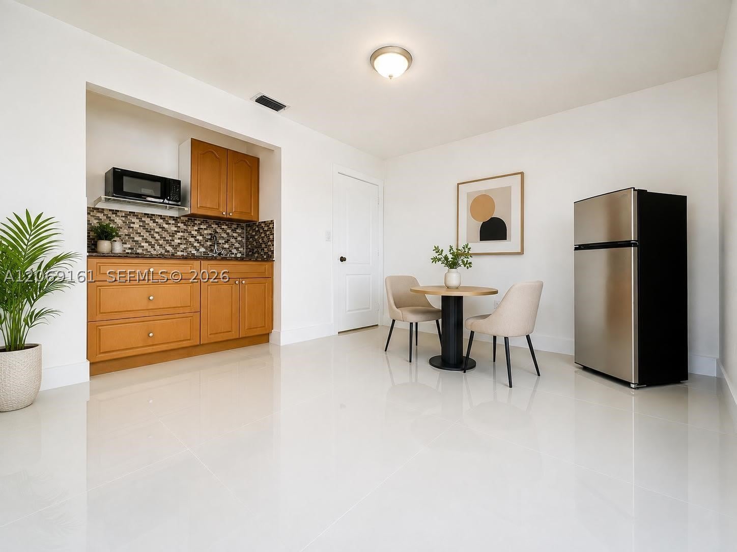 1063 SW 142nd Ave – photo 3