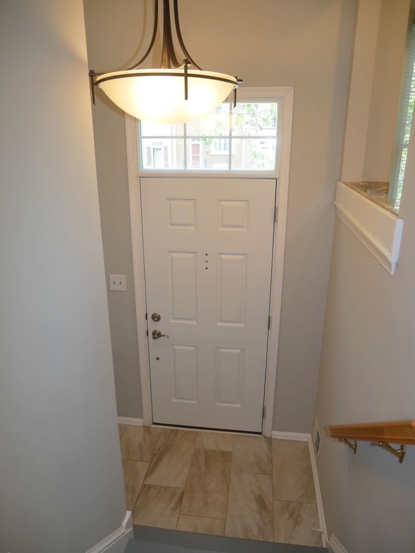 Bright And Beautifully Appointed 3Bed 3Bath Townhome In Vienna For Rent – photo 3